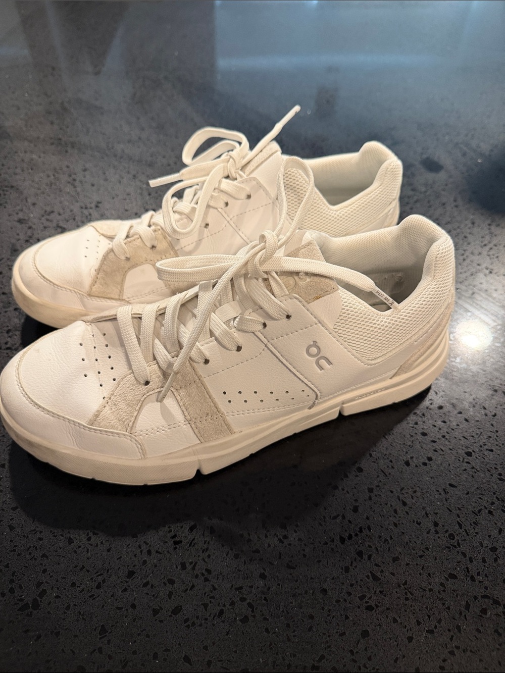 On Running Men's Cloud Roger in Off-White and Cream